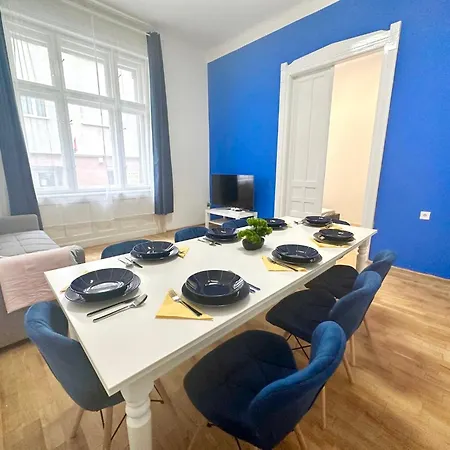 Elegant For 8 Person With Free Parking For 2 Cars Apartment *